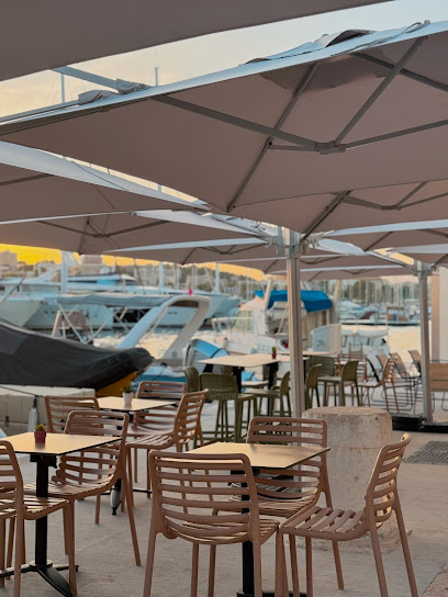 Aurile Antibes, Marchand De Glaces à Antibes